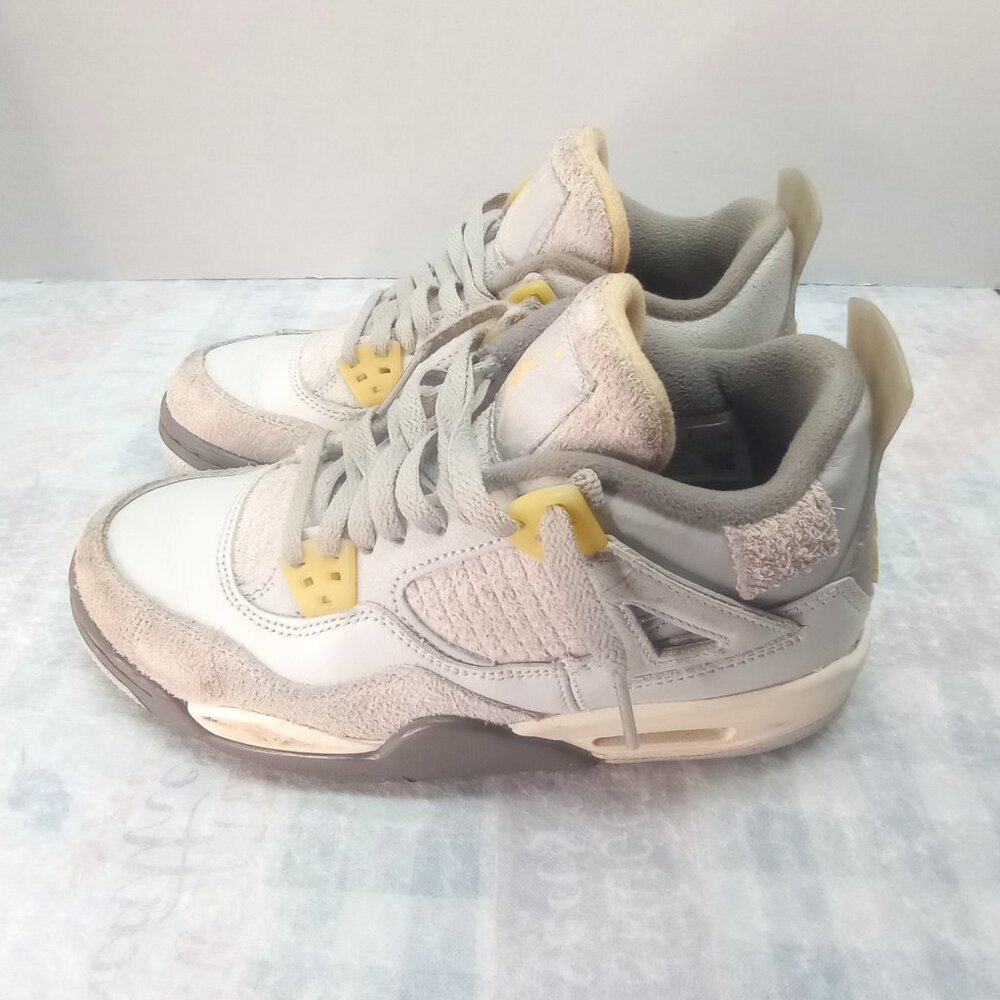 Nike Air Jordan 4 Retro SE Photon Dust/Pale Vanilla Size 5Y